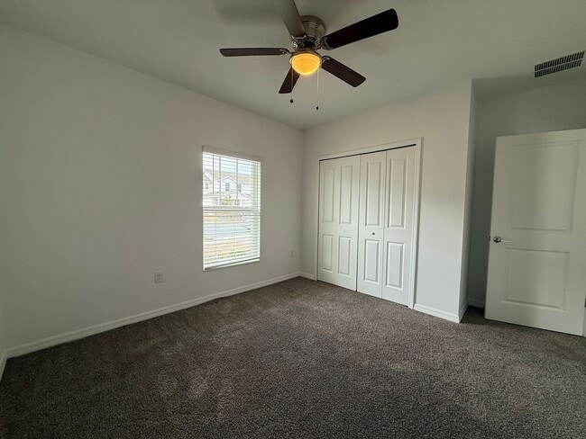 Building Photo - Beautiful 3 bedroom 2 bathroom home