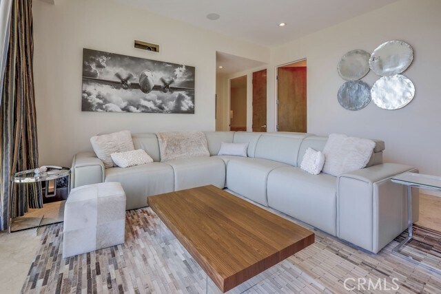 Building Photo - 1725 Del Mar Ave