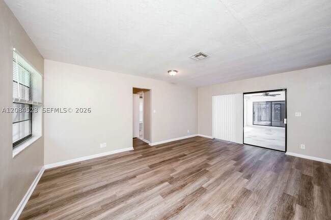 Building Photo - 22888 Greenview Terrace