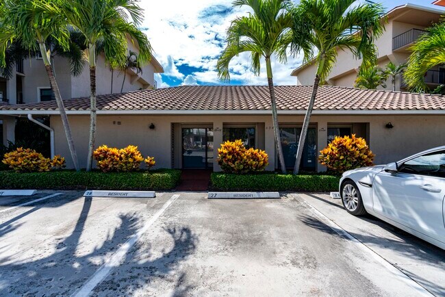 Building Photo - 624 SW St Lucie Crescent
