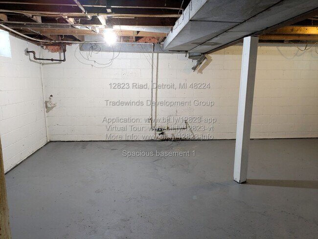 Building Photo - 12823 Riad St