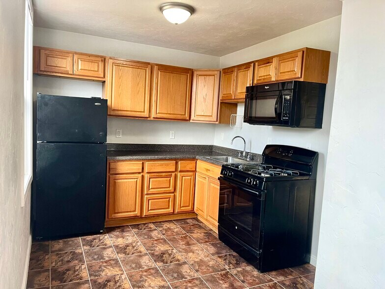 Kitchen - 241 W 9th Ave