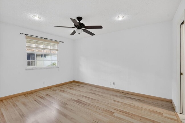 Building Photo - 6671 Via Regina