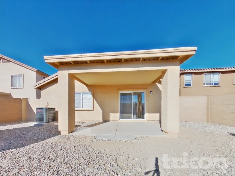 Building Photo - 22371 W Solano Dr