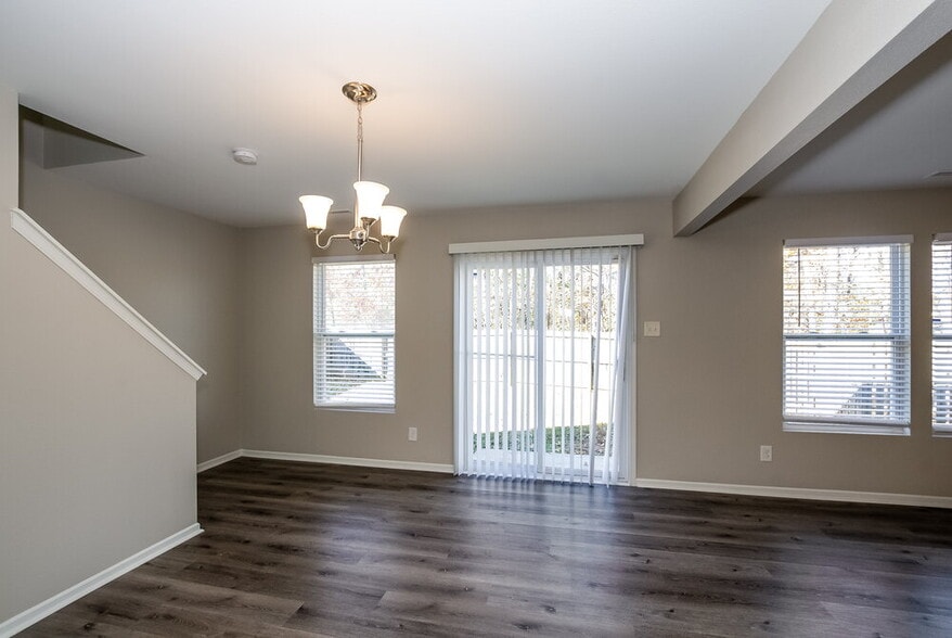 Building Photo - 1316 Waterlily Lane