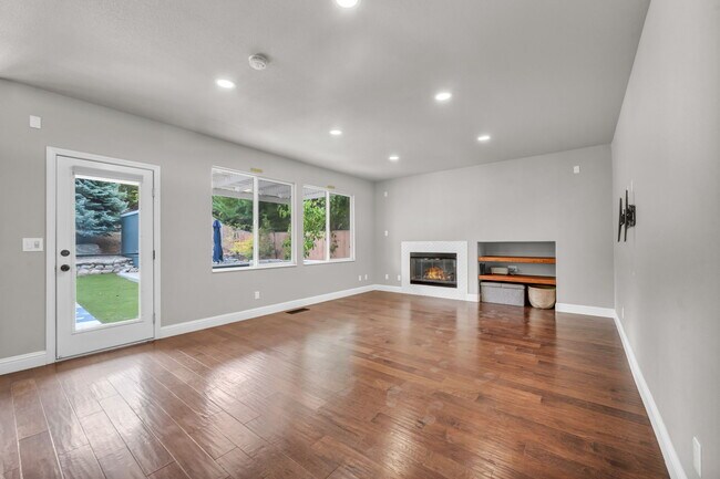 Building Photo - 4360 Great Falls Loop