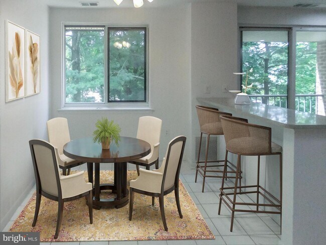 Building Photo - 1650 Oakwood Dr