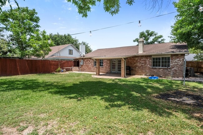 Building Photo - 10711 Heather Hill Dr