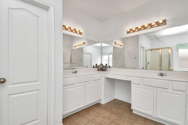 Building Photo - 17734 Sunset River Ln