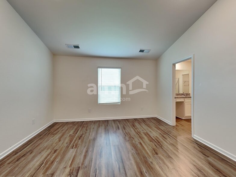 Building Photo - 6074 Mason Tucker Dr