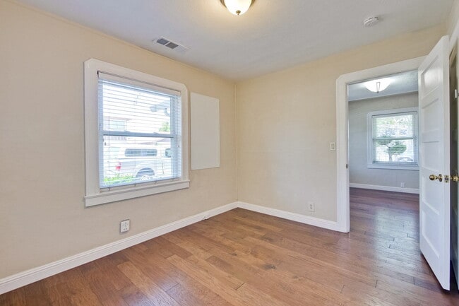 Building Photo - Cute and Cozy 1BR/1BA near downtown Sunnyvale