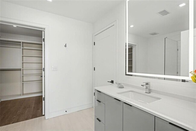 Building Photo - 788 West Marietta St NW