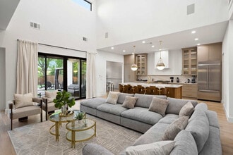 Building Photo - 8922 San Benito Way