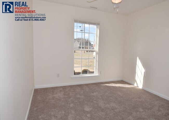 Building Photo - Adorable 2 bedroom 1-level duplex townhome in Smyrna close to Nissan, washer/dryer included!