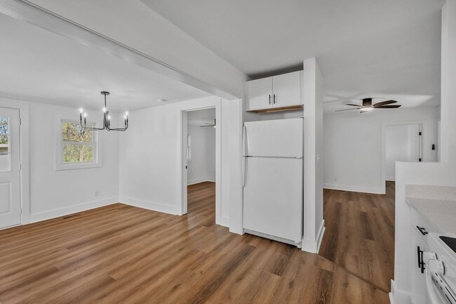 Building Photo - 223 Cumberland Dr