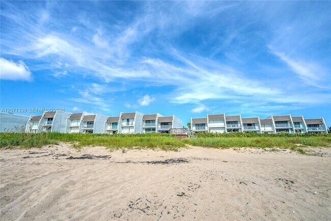 Building Photo - 11000 S Ocean Dr