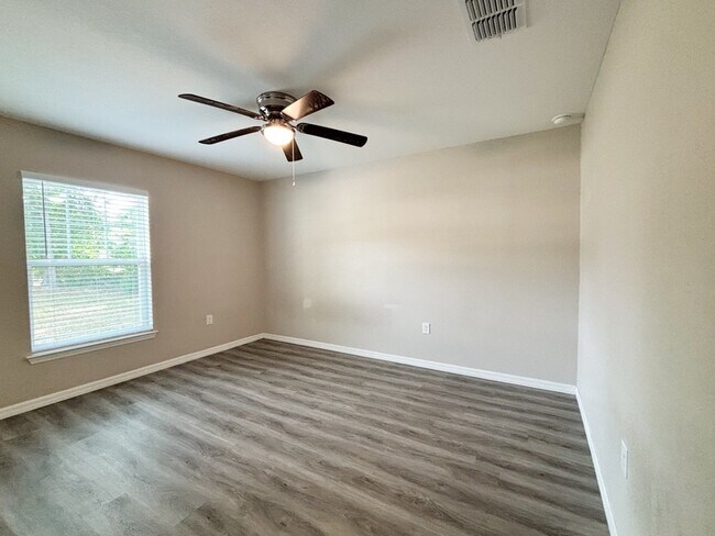 Building Photo - 9892 SW 189th Cir