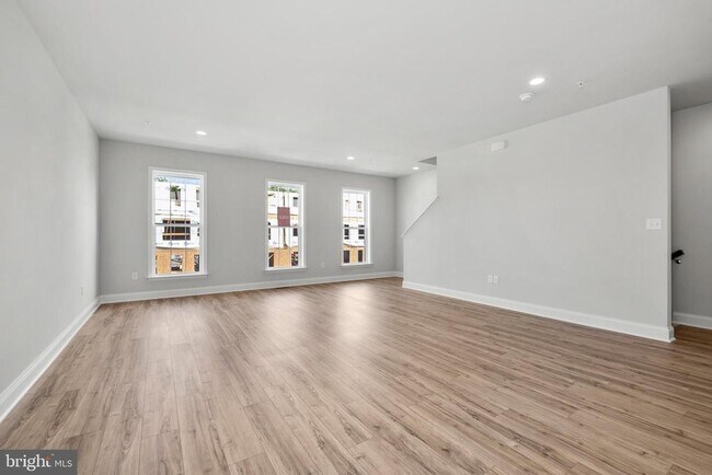 Building Photo - 3091 Herr St