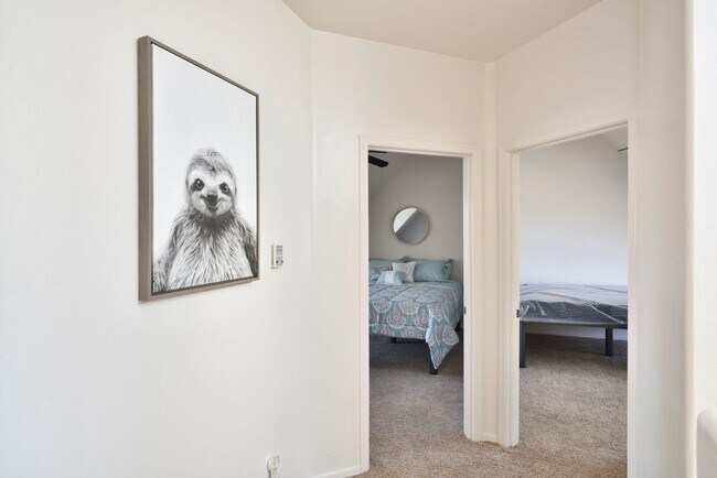 Building Photo - 3 N 6th Ave