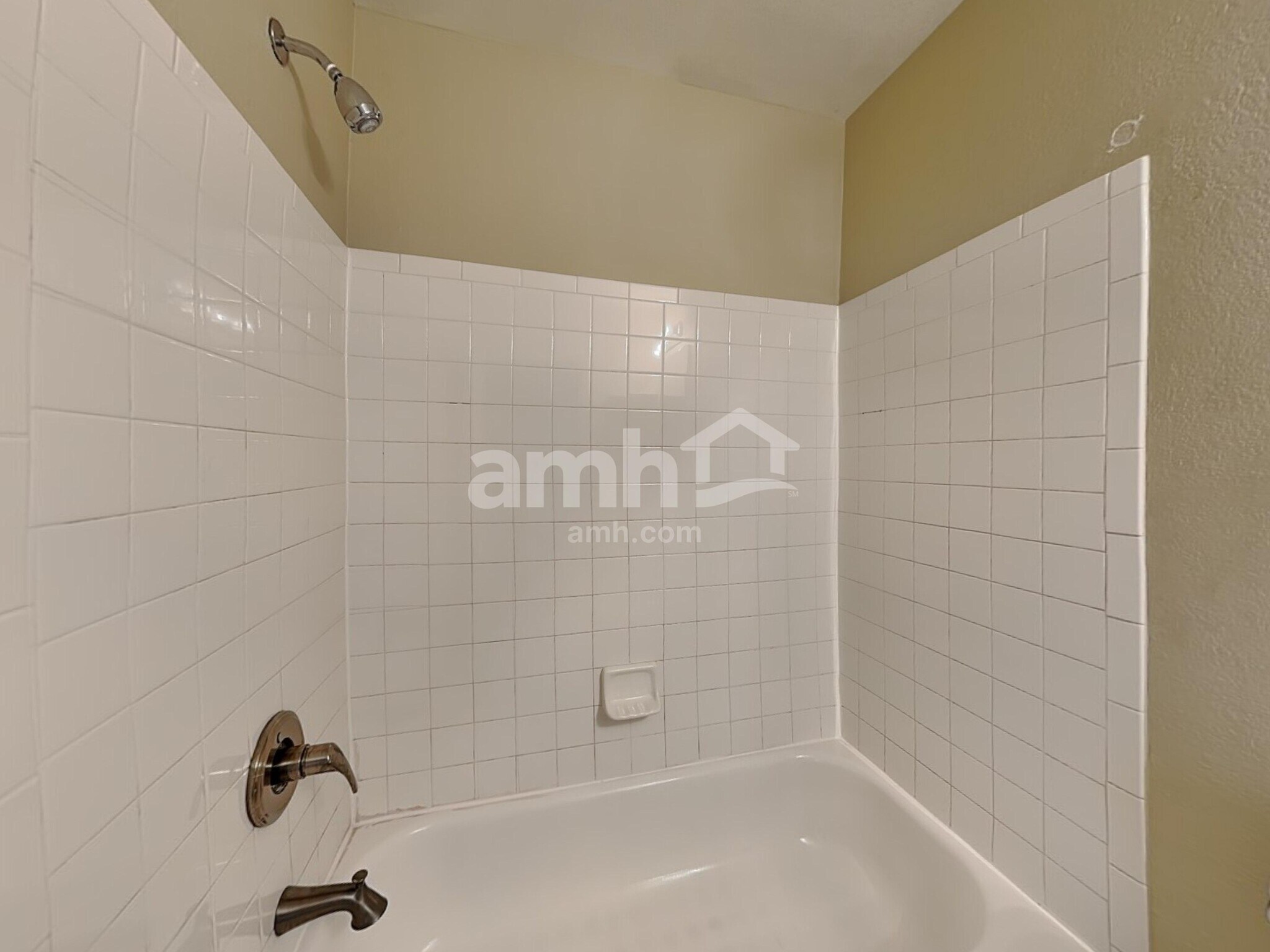 Building Photo - 3104 E 108th Dr