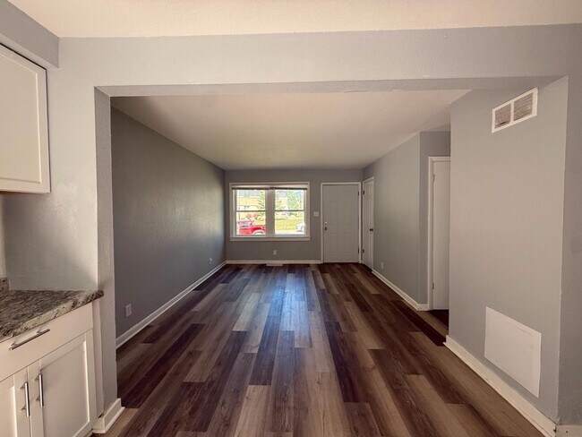 Building Photo - 5750 N 62nd St