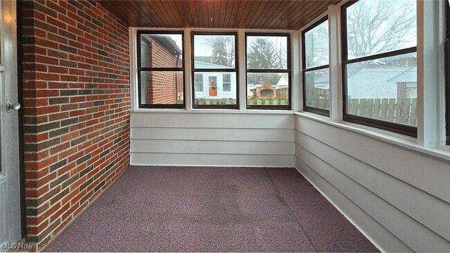 Building Photo - 70 Sunnycliff Dr