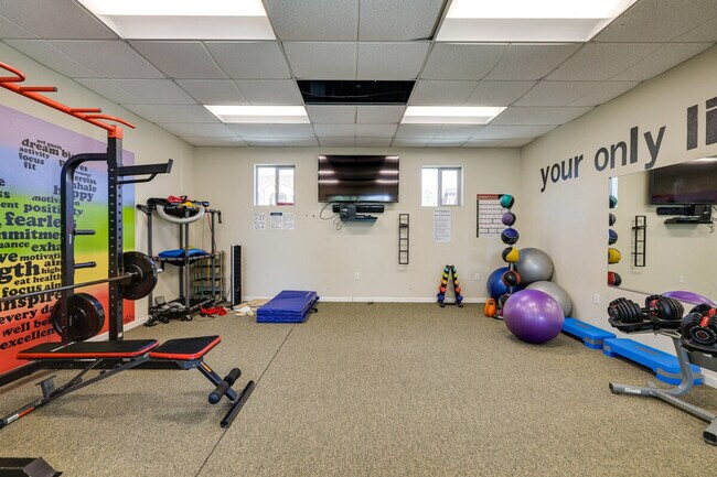 Building Photo - 140 Ivy Ave