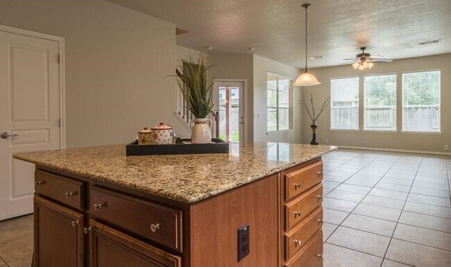 Building Photo - 11 Tidwillow Pl