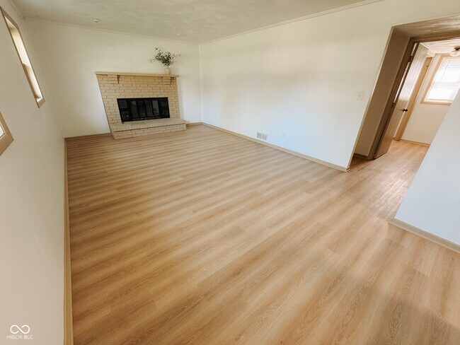 Building Photo - 439 Pleasantview Dr