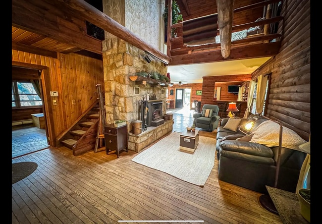 Building Photo - 27 Ann St