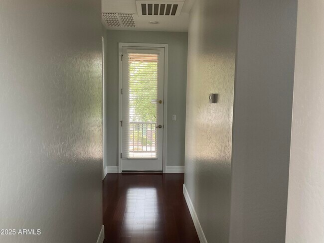 Building Photo - 20893 W Cora Vista