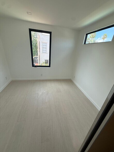 Building Photo - 253 9th St