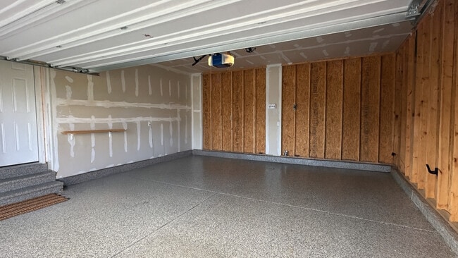 Building Photo - 1931 Wren Rd