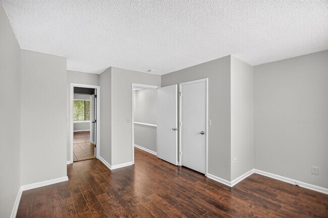 Building Photo - 8471 Yadkin Cir