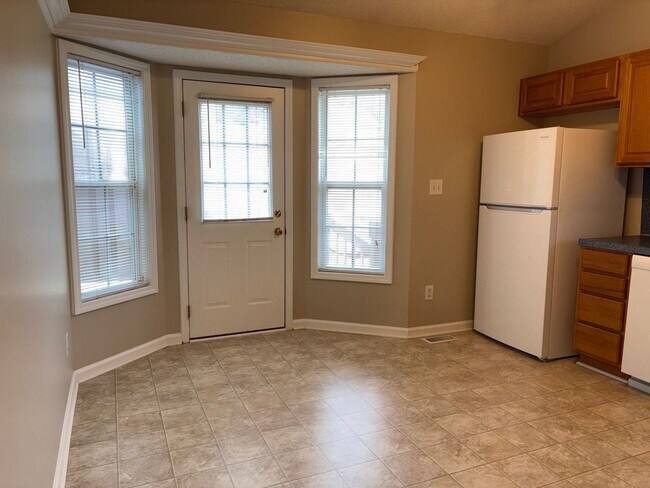 Building Photo - 3 Bedroom, 2 Bathroom House in Winston-Salem!