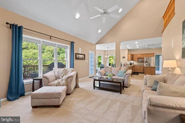 Building Photo - 22388 Deerpath Ct