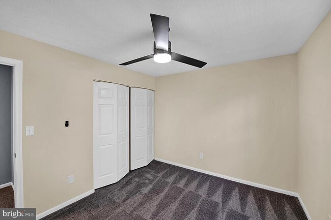 Building Photo - 801 High Plain Dr