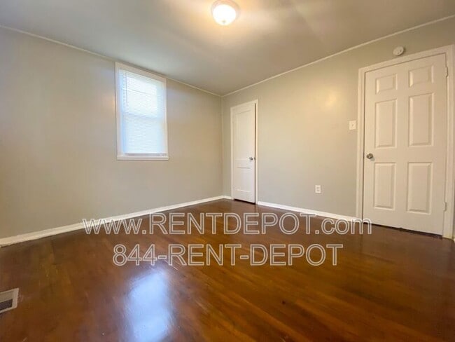 Building Photo - 1621 Rheinhardt Ave