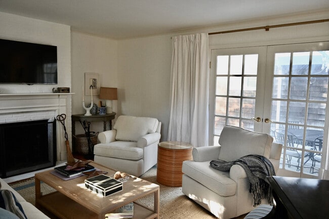 Building Photo - 72 Davids Ln