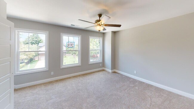 Building Photo - Charming 3-Bedroom Home in the Heart of Clarksville – Nashville Style Living!