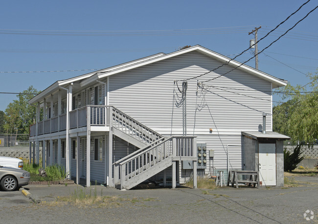 Building Photo - 10701 Pacific Hwy SW