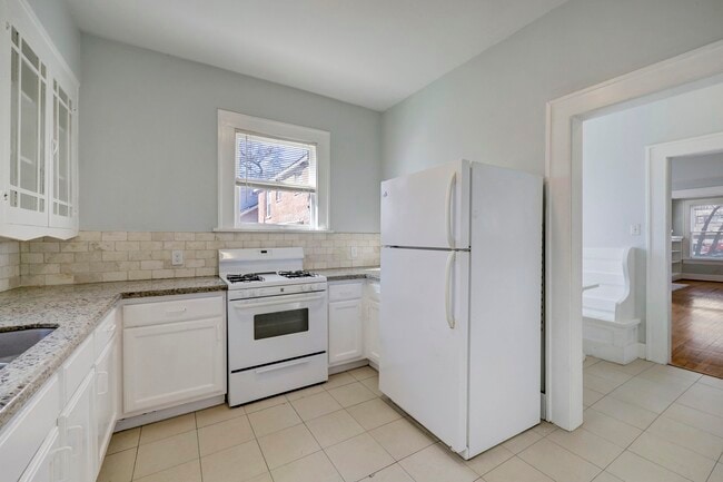 Building Photo - 1649 W Main St