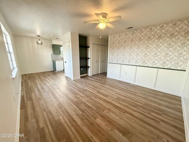 Building Photo - 506 N 11th St