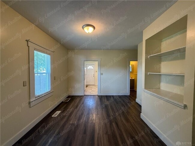 Building Photo - 1835 Hillsdale Ave