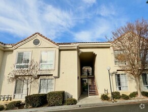 Building Photo - Cozy Calabasas Gated Community Condo