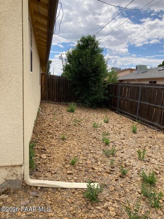 Building Photo - 8424 E Stevens Dr