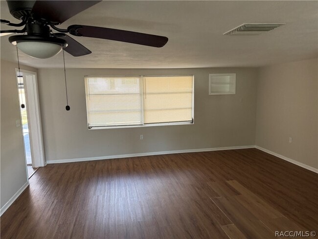 Building Photo - 7 N Jackson St