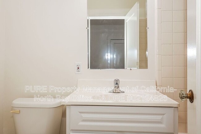 Building Photo - 73 Brookwood Ave