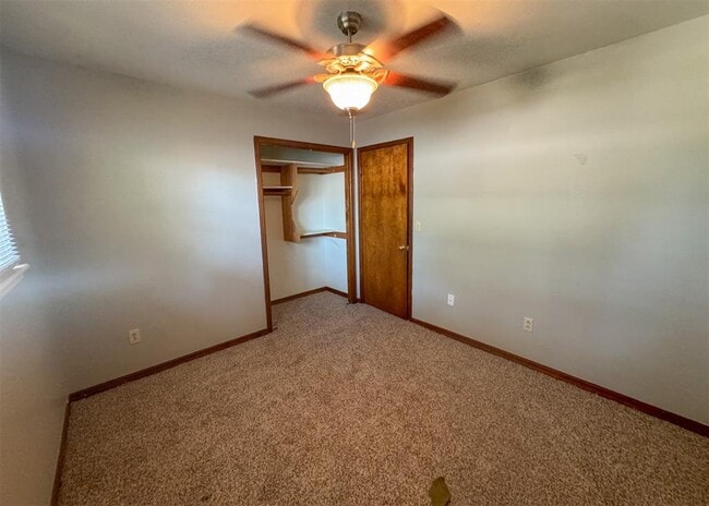 Building Photo - 345 Travis Cir