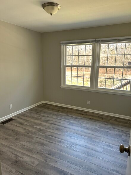 back bedroom - 810 Lillard Rd